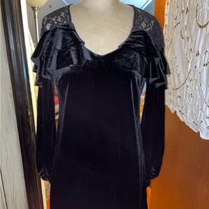 French size 40 black velvet/lace ruffle dress